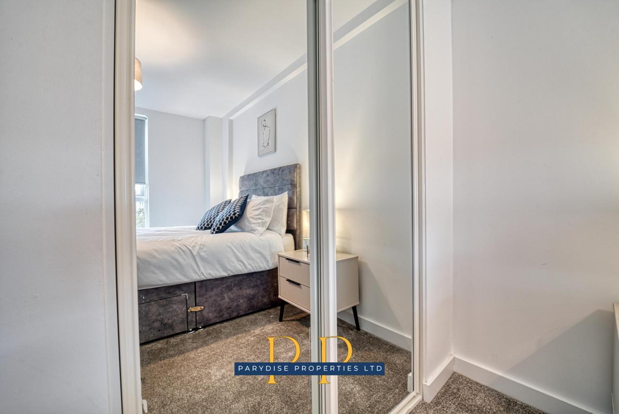 The Middlewood Plaza Suite - By Parydise Properties - Business Or Leisure Stays, Central Location, Sleeps 4, Salford Manchester Eksteriør bilde