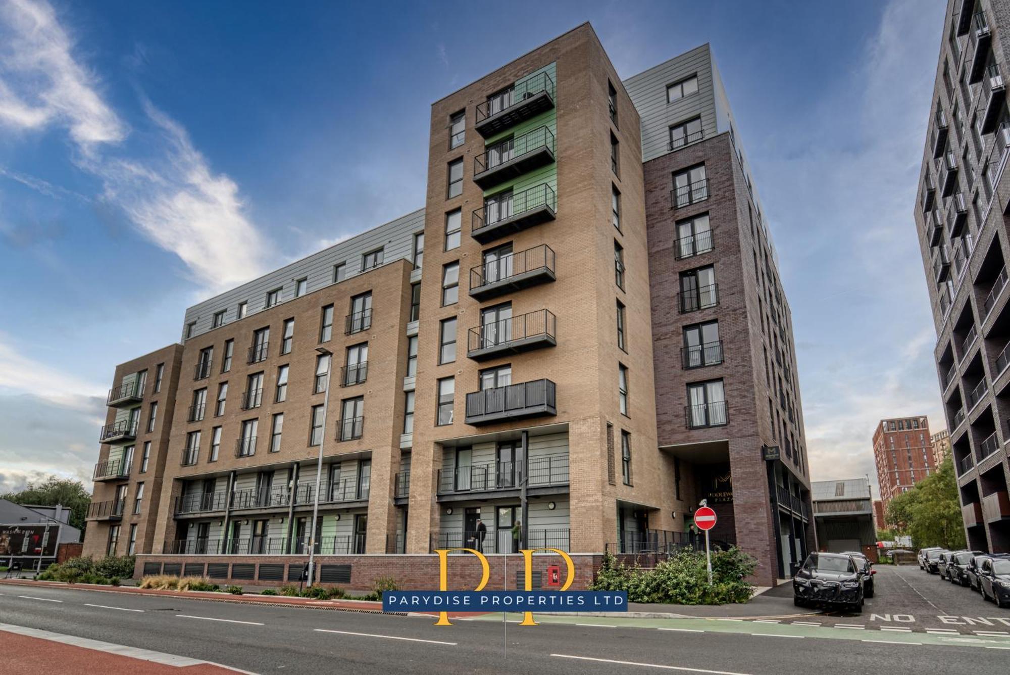 The Middlewood Plaza Suite - By Parydise Properties - Business Or Leisure Stays, Central Location, Sleeps 4, Salford Manchester Eksteriør bilde